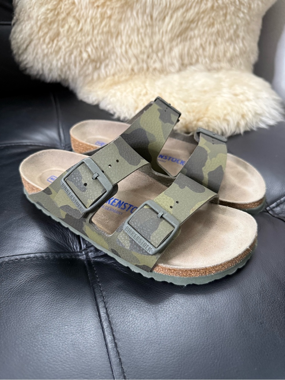 Like New Camo Arizona Birkenstock 37 W6/M4
